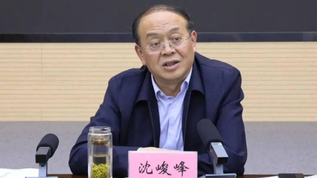 皇冠信用在线开户
_江苏泰州市委常委、常务副市长沈峻峰拟推荐提名为设区市市长人选