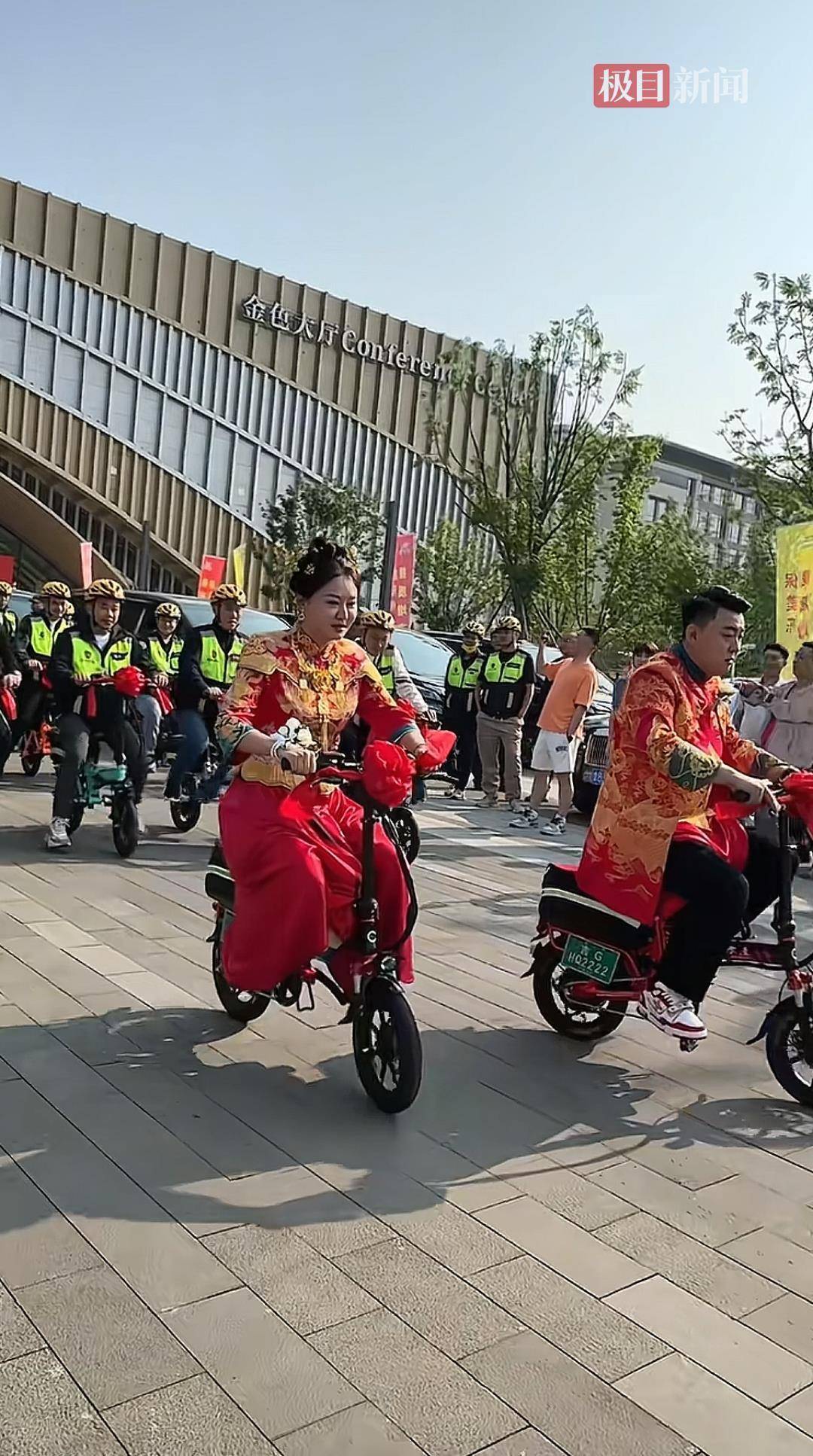 皇冠信用网账号注册
_长春一代驾公司女老板骑电动自行车出嫁皇冠信用网账号注册
，200多名员工骑车护送场面壮观