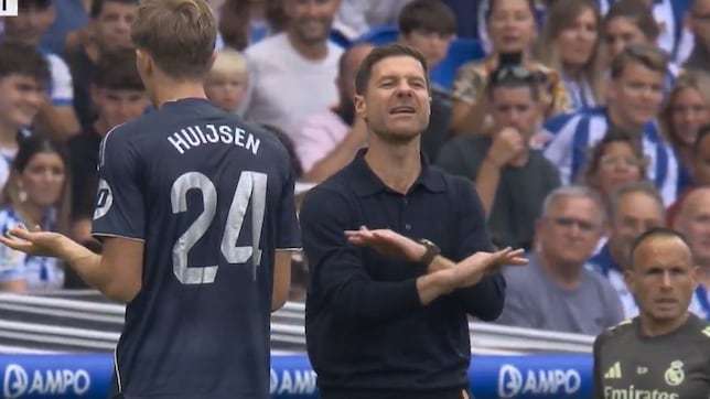 皇冠登2_难以置信！赫伊森染红、裁判不看回放皇冠登2，阿隆索怒吼：太不可思议