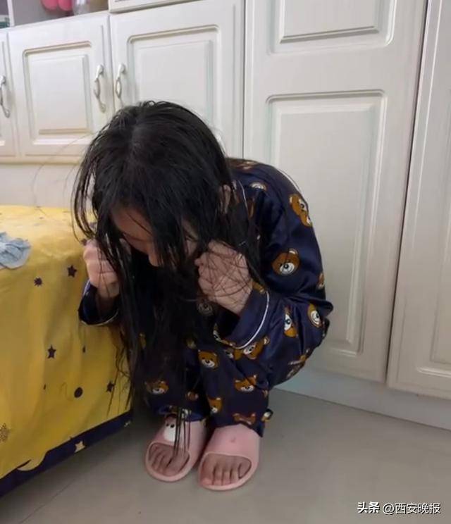 皇冠体育App下载
_女生遭同学殴打13次致精神分裂皇冠体育App下载
,打人者被拘未执行,校方:虽有肢体冲突,但两人是好朋友