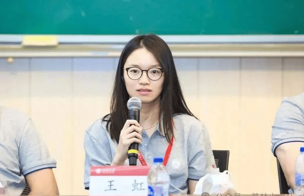 世界杯平台app下载
_90后女数学家王虹世界杯平台app下载
，连传喜讯！韦东奕曾连续3天听她讲课……