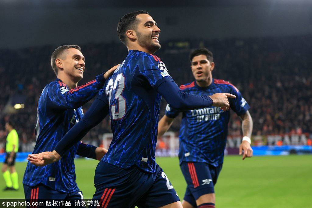 足球欧洲杯开户
_观战台：热刺战曼联+曼城火拼利物浦 拜仁冲击17连胜