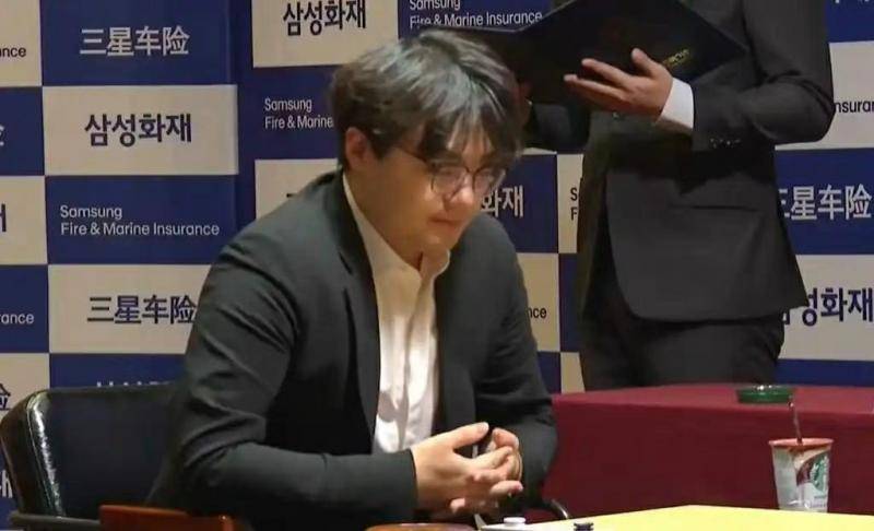 买球的正规网站
_三星杯｜“00后”廖元赫首夺世界冠军 AI辅助训练功不可没