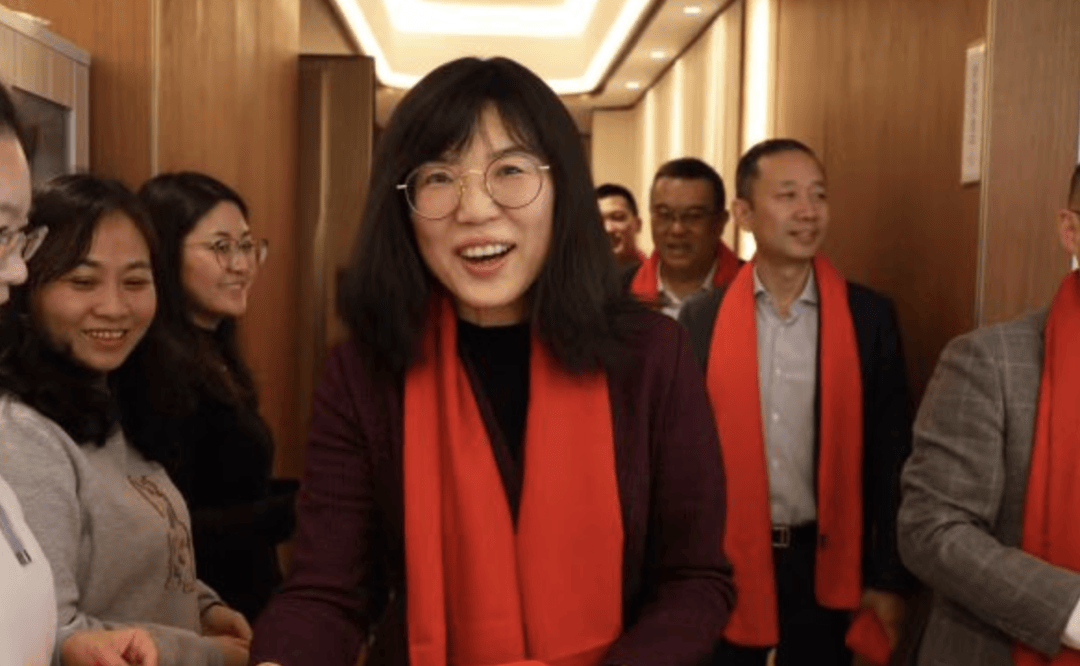 皇冠hga030_从建行辞职后到房企成女副总皇冠hga030,拿“安家费”等财物超4000万,被判14年