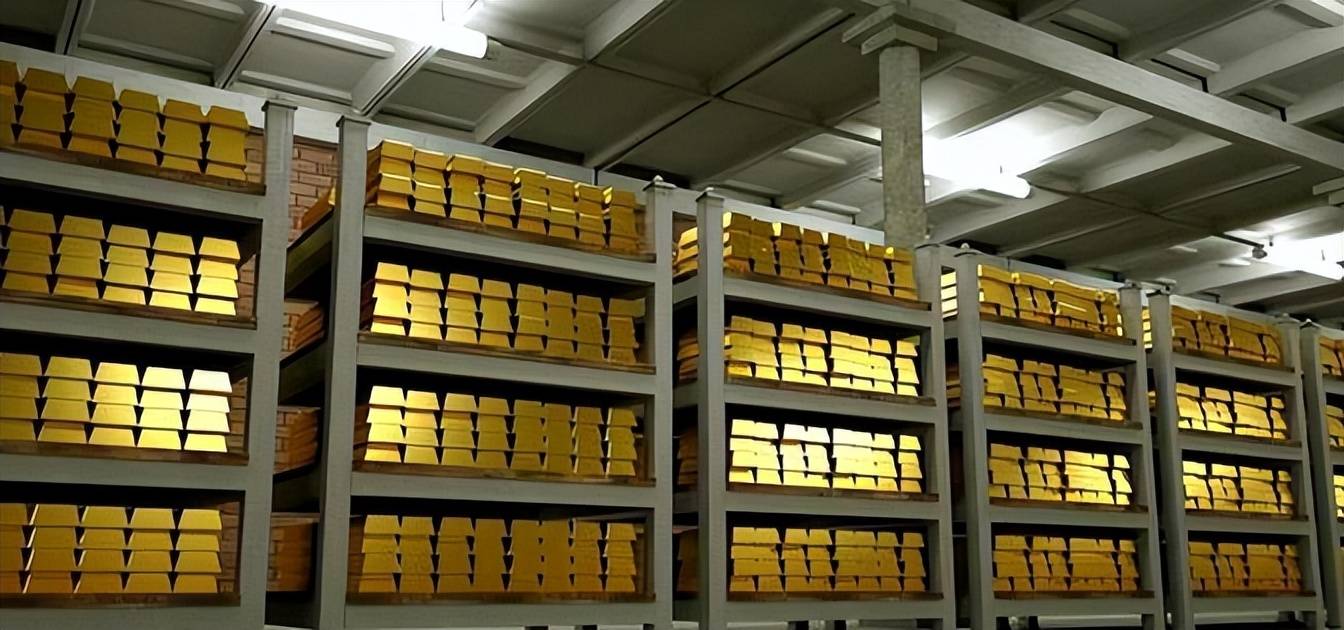 皇冠足球网站_特朗普还没启程访华皇冠足球网站,中国突然公布黄金库存,连续13个月增持黄金,美国霸权地位已不保
