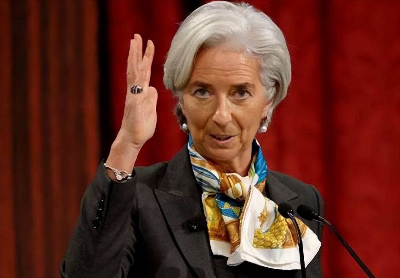 2026世界杯48支球队
_美国做梦都没想到2026世界杯48支球队
，泽连斯基态度空前强硬，乌克兰拒绝任何割土，对外释放信号非同寻常