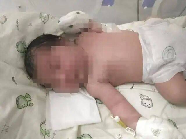 纽约尼克斯vs芝加哥公牛
_男子与女友生孩子后发现对方未离婚纽约尼克斯vs芝加哥公牛
，自行抚养女儿5年，如今落户入学难