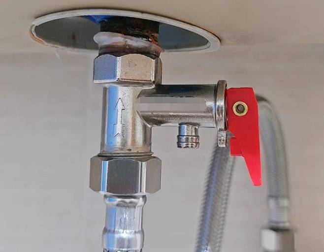 NBA美国职业篮球联赛
_滚烫的水NBA美国职业篮球联赛
，从头流到脚！今晚洗澡前紧急提醒！