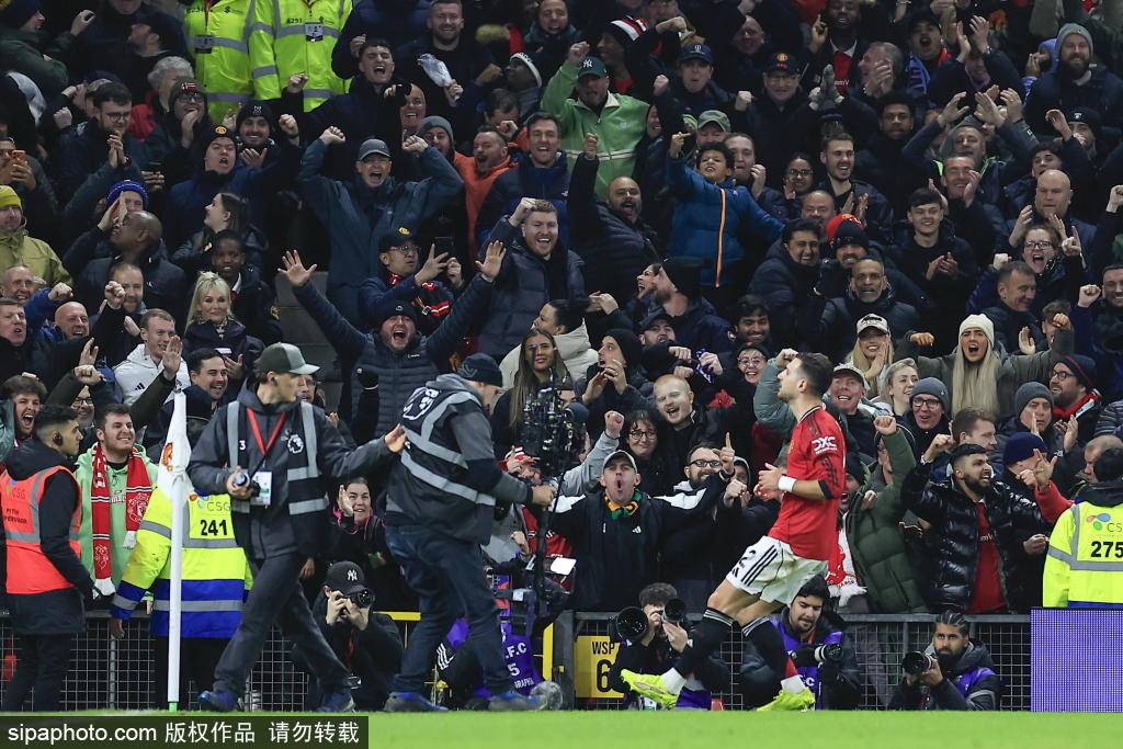 皇冠足球_曼联换人调整:舍什科与利桑德罗的登场如何影响比赛走势皇冠足球?