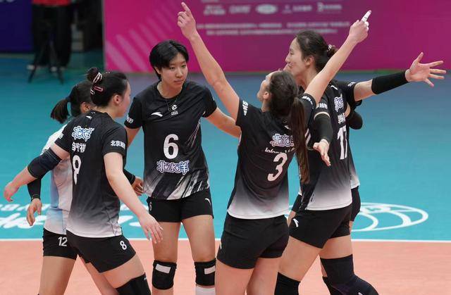 什么是奇幻赛事什么是奇幻赛事?
?
_完成“让二追三”好戏 北京女排力克山东队 董禹含独揽28分