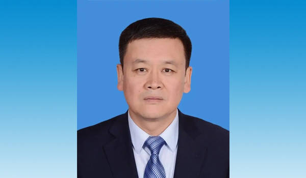 乌席登斯vs奥尔格里特
_内蒙古自治区政府副主席杨进履新国家民委副主任