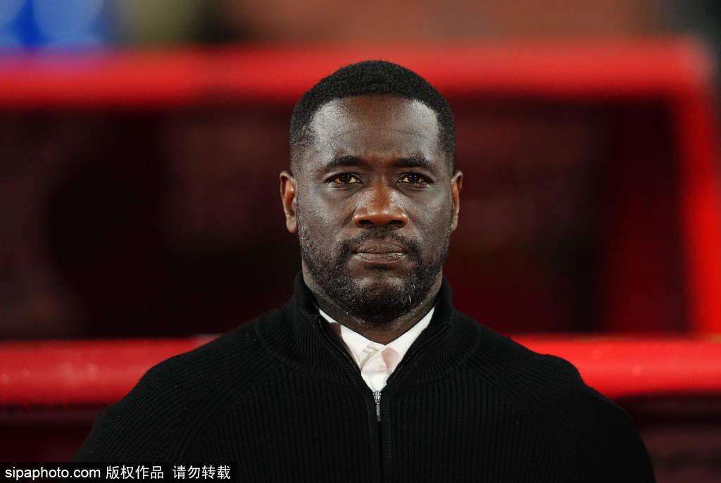 皇冠信用网注册
_火线回归!姆伯莫和阿玛德出局皇冠信用网注册
,曼联迎两大主力回归备战曼市德比