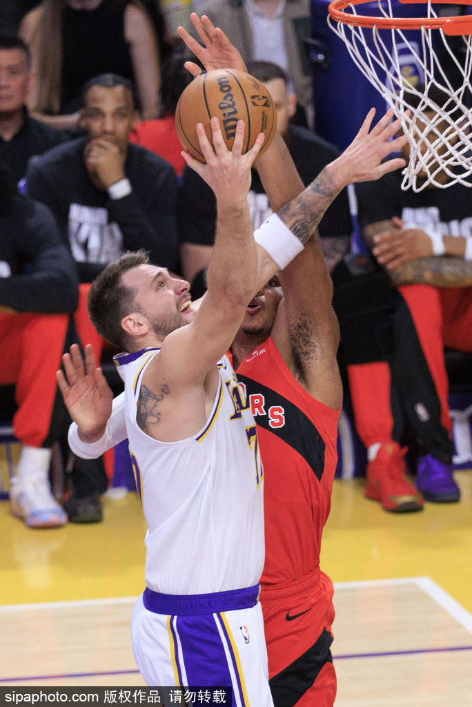 皇冠信用盘登3代理注册_绝杀！西部震动：卢卡-东契奇0.5秒后仰绝杀皇冠信用盘登3代理注册，湖人加时127-125险胜掘金