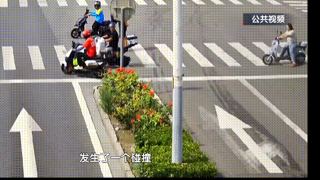 皇冠信用盘出租_北京街头一轿车90km/h抢黄灯皇冠信用盘出租，撞飞闯红灯的电动自行车，致一人死亡！检察机关提起公诉