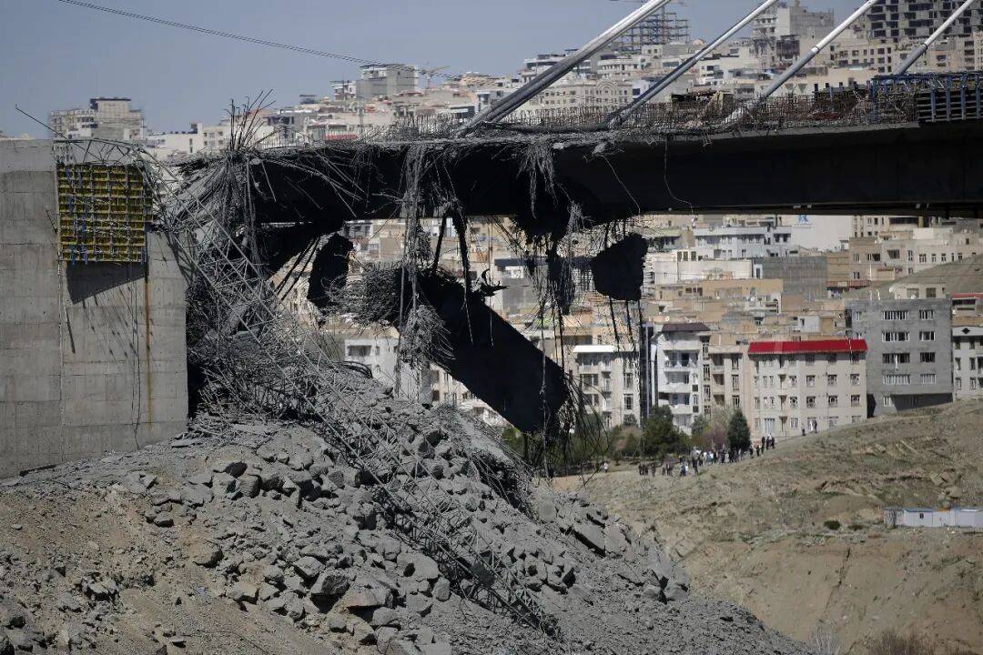 皇冠信用网会员开户申请_美军营救飞行员更多细节披露：在伊境内秘密修跑道皇冠信用网会员开户申请，特朗普放弃高尔夫看营救