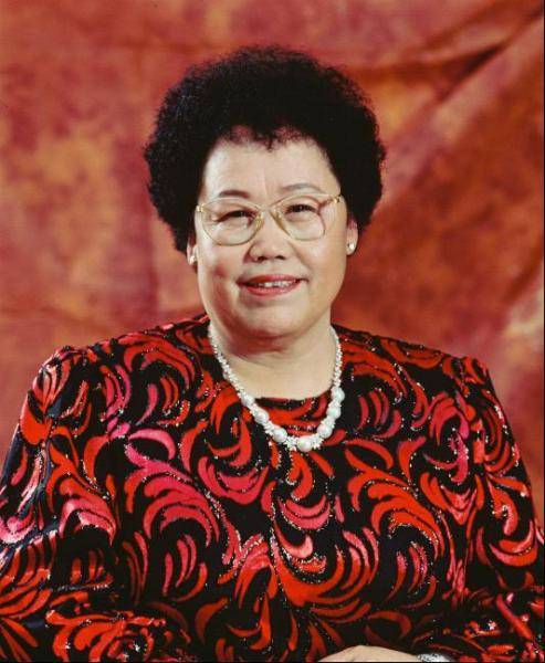 皇冠足球平台申请_迟重瑞为妻子陈丽华光头36年皇冠足球平台申请，每天晚饭全家人一起吃，没有红过一次脸，有说不完的话