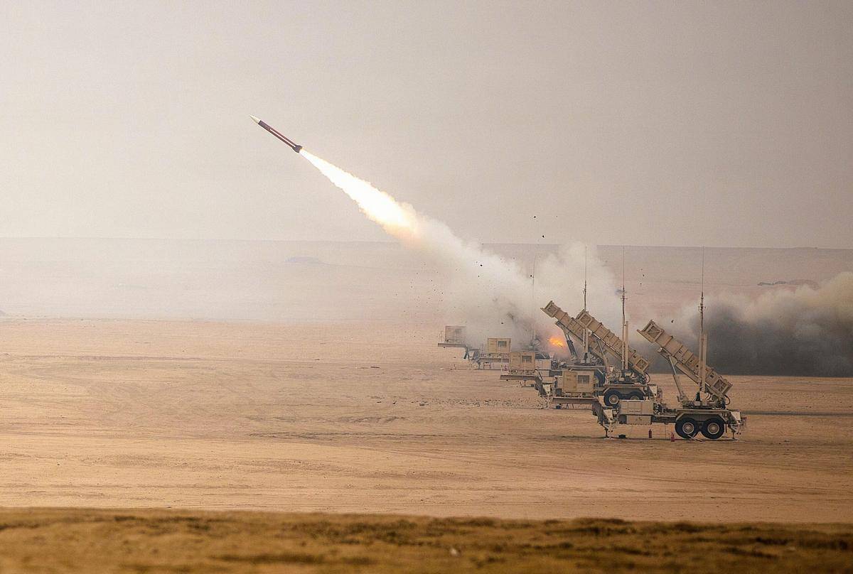 皇冠足球平台代理_浓烟遮天蔽日！阿联酋快顶不住了皇冠足球平台代理，以军承认伊朗还有一半发射器！